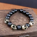 Bracelet tête de mort multiple en pierre naturelle
