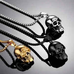 Collier avec pendentif tête de mort et narines coeur